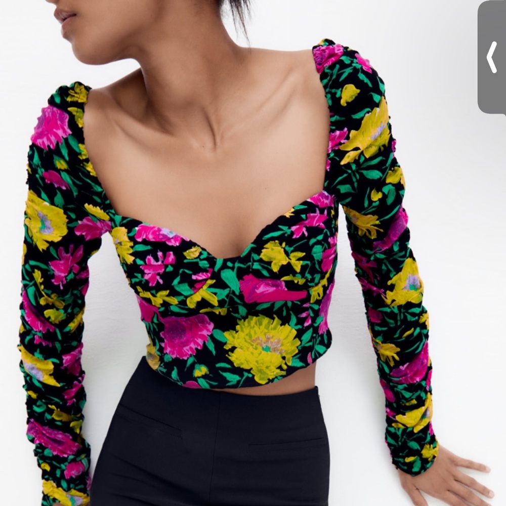Brand new! Zara floral 🌺 printed top!